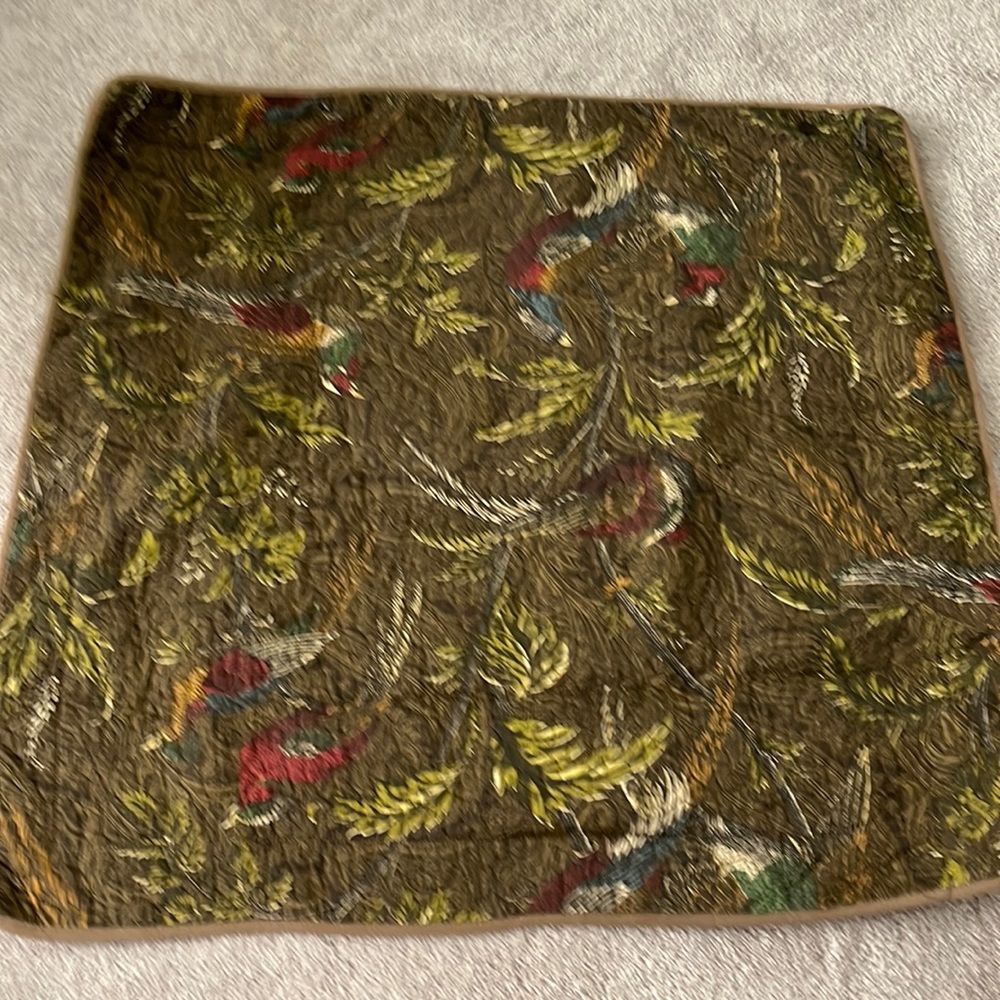 EUC Noble Excellence 26 x 26 quilted shams with gorgeous birds